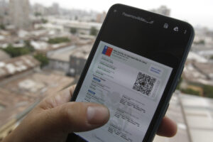 TElefono celular mostrando Pase de Movilidad