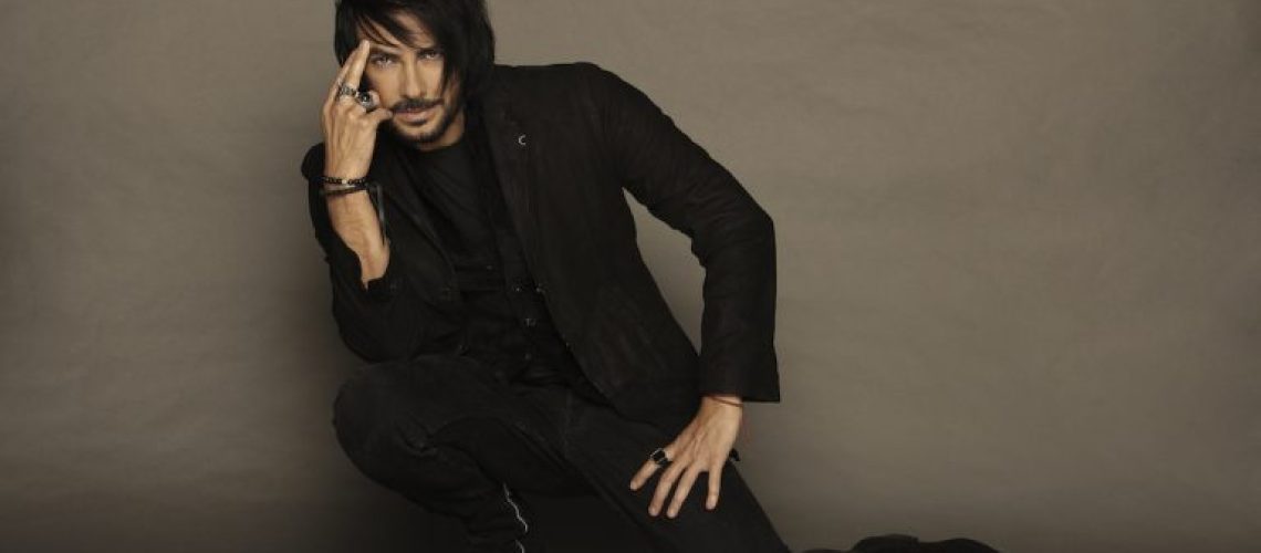 beto-cuevas-concierto-unplugged-768x512