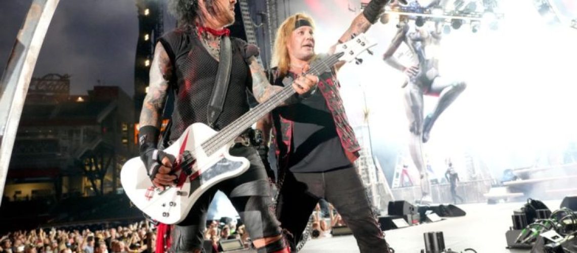 motley-crue-y-def-leppard-2-768x432